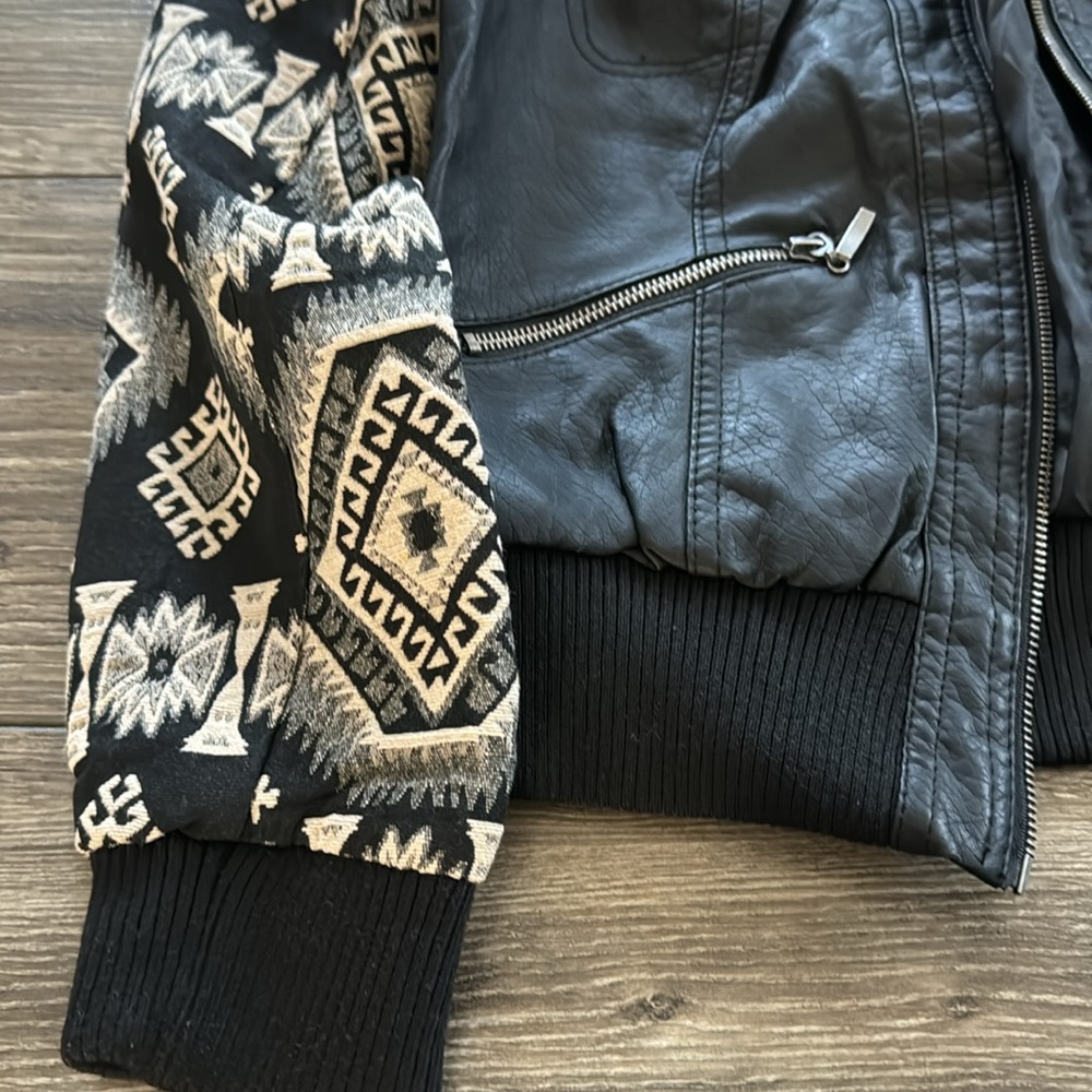 Jacket - Picture 4 of 7